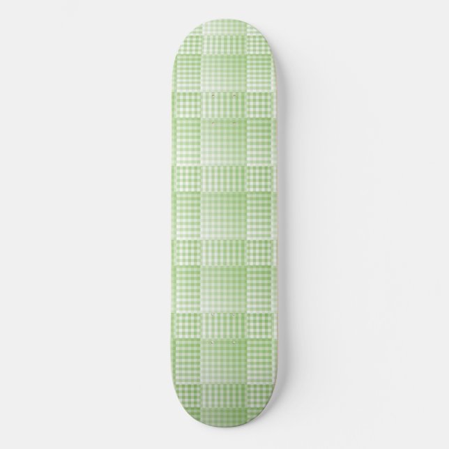 Grün-weißes Schachbrettmuster abstrakt Skateboard (Vorderseite)