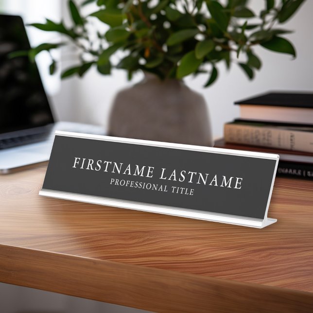 Grundlegende Schwarz-weiße Bezeichnung Garamond Schreibtischnamensplakette (Custom Name Plate - Executive Desk Sign with Name and title or other text)