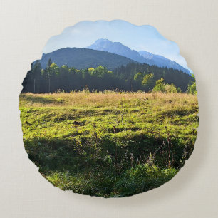 Grüne Bergwiese – Wilde Natur Rumänien Rundes Kissen