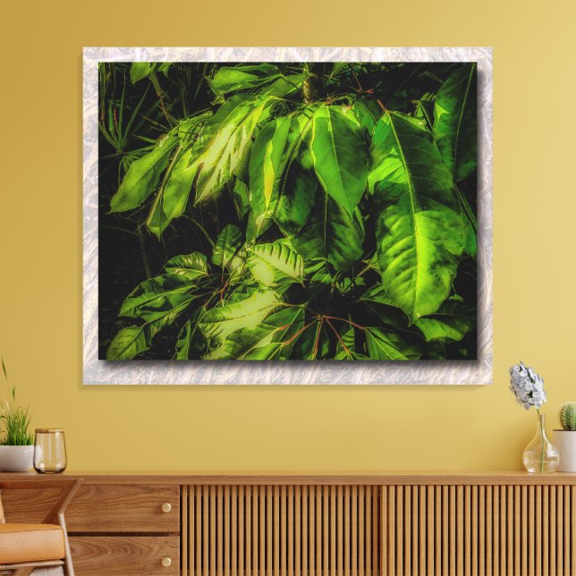 Grüne Blätter in sonnendurchfluteten Leinwand druc (Insitu (Wohnzimmer))