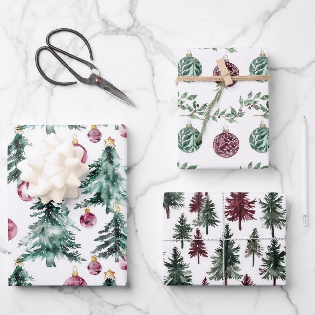 Grüne Burgund Weihnachtsbaumen Ornamente Geschenkpapier Set (Vorderseite)