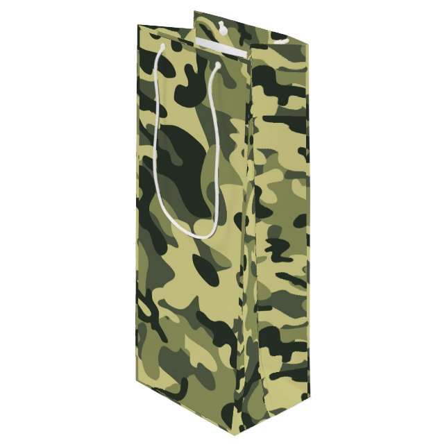 Grüne Camouflage Geschenktüte Für Weinflaschen (Vorderseite Schrägansicht)
