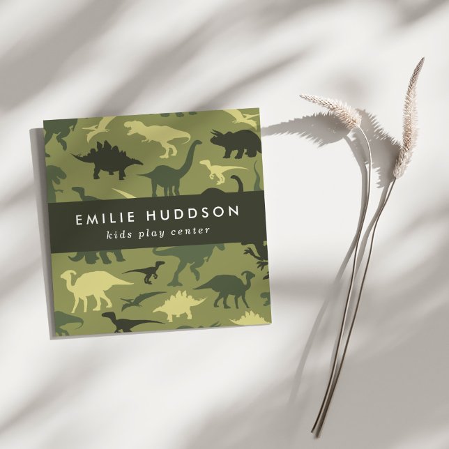 Grüne Dinosaurier, Kinderspielzentrum, Aktivitätsz Quadratische Visitenkarte (Von Creator hochgeladen)