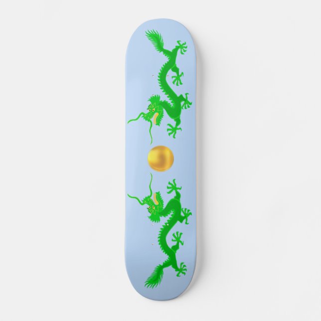 Grüne Drachen mit goldenem Ball auf hellblau Skateboard (Vorderseite)