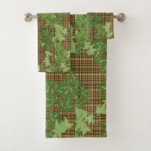 Grüne Efeu auf goldbraunem kariert