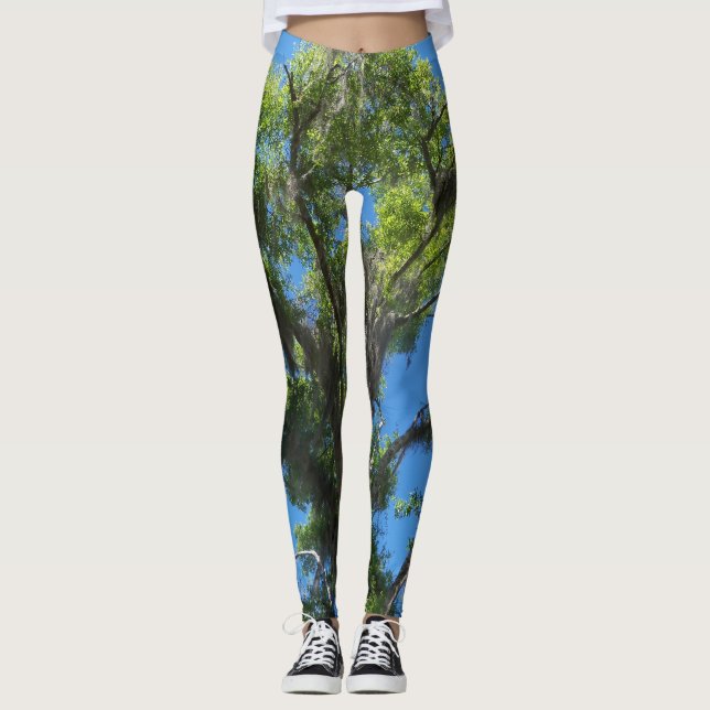 Grüne Eiche und blauer Himmel auf Leggings (Vorderseite)