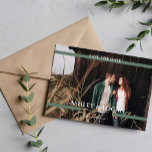 Grüne einfache moderne Hochzeit rettet das Datum Save The Date<br><div class="desc">Einfache moderne Hochzeit Speichern Sie das Datum personalisierte Fotokarten. Für eine erweiterte Anpassung dieses Designs klicken Sie bitte auf den Button "Anpassen"! Auf Anfrage können Sie auch passende Objekte und weitere Farboptionen auswählen.</div>