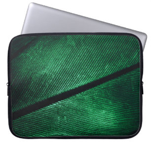 Grüne Feder, schöne Muster Textur. Laptopschutzhülle