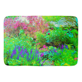 Grüne Frühlingsgärtnerei mit Peongs Badematte