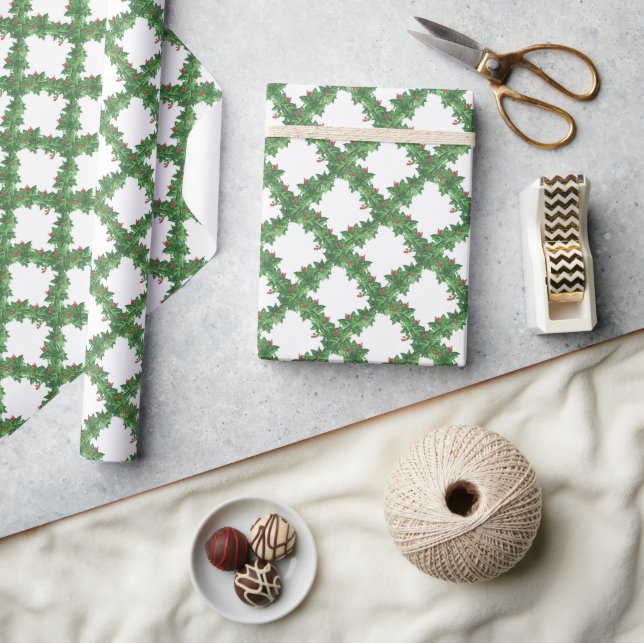 Grüne Garland mit Berries Weihnachten Geschenkpapier (Kunsthandwerk)