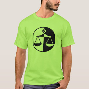 Grüne Gerechtigkeits-Skalen T-Shirt