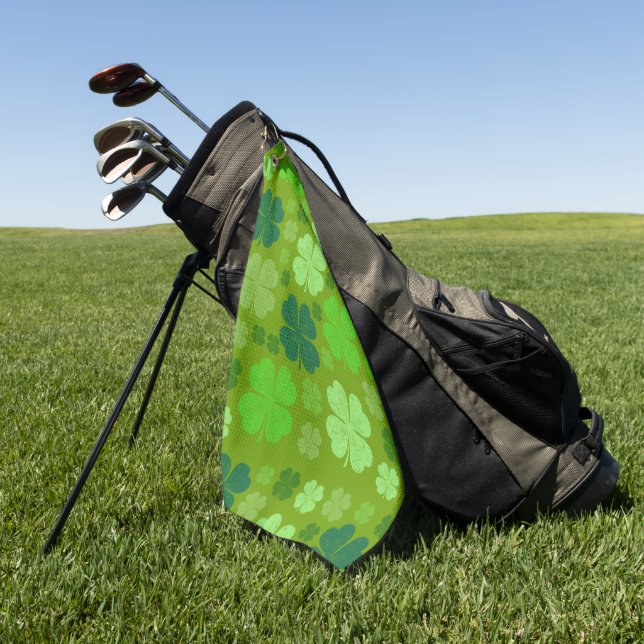 Grüne Klee, Glücksklamotten, St. Patrick's Day Golfhandtuch (Gras)