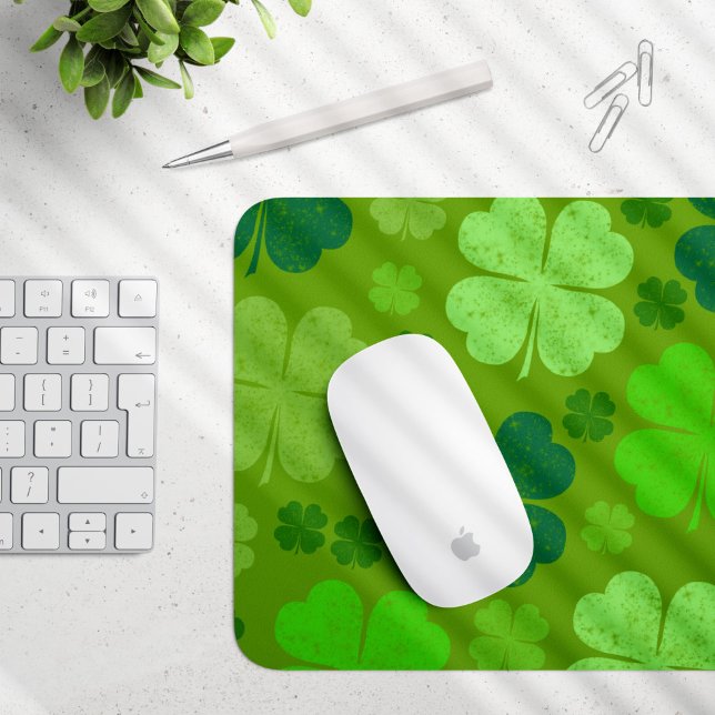 Grüne Klee, Glücksklamotten, St. Patrick's Day Mousepad (Von Creator hochgeladen)
