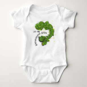 Grüne Kleeblätter   funkelnde Herzen Baby Bodysuit Baby Strampler