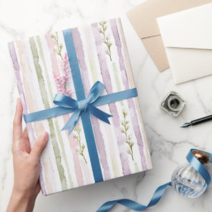 Grüne Lila Streifen Blumen Geburtstag Geschenkpapier