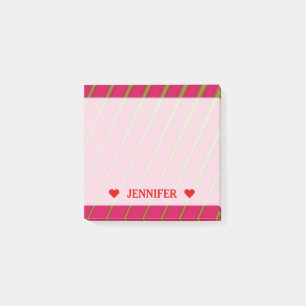 Grüne Linien auf hochroter Muster-u. Post-it Klebezettel