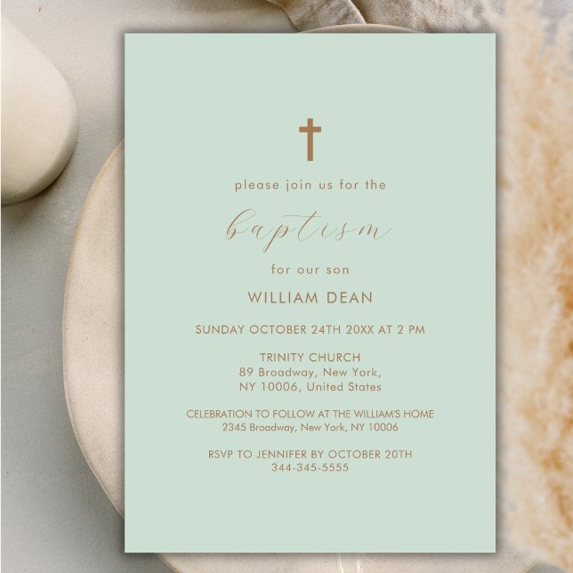 Grüne moderne Script Boho Gold Cross Taufe Einladung (Green Modern Script Boho Gold Cross Baptism Invitation)