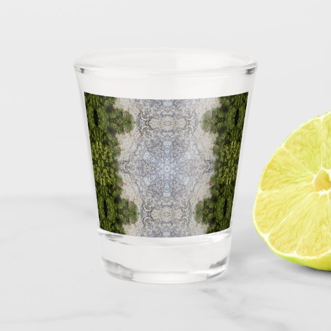 Grüne Moos und Natur Kunst Schnapsglas (Vorderseite)