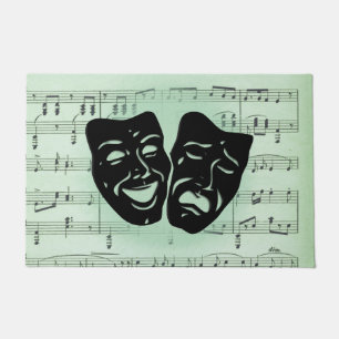 Grüne Musik und griechische Masken im Theater Fußmatte