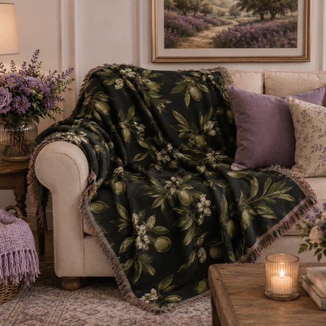 Grüne Oliven Blätter Schwarz Elegant Botanisch  Decke (Olives on black throw blanket)
