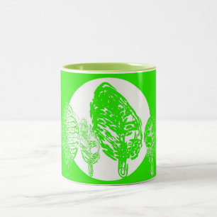 Grüne Rasenbäume und Mond-Tasse Zweifarbige Tasse