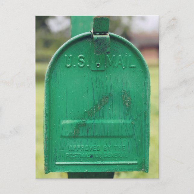 Grüne Rustikale Briefkasten Portrait  Postkarte (Vorderseite)