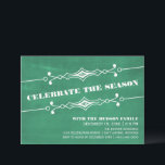 Grüne Slanted Chalkboard Feier einladen Einladung<br><div class="desc">Elegante und stilvolle Slanted Chalkboard Holiday Party Einladung in dunkelgrün mit einem Deko-Rahmen und einem trendigen Chalkboard-Look Hintergrund. Diese schicke Einladung eignet sich ideal, um Freunde für Ihren Urlaub zu begeistern! Einfach anpassen, fügen Sie einfach Ihre Party-Details in den Textfeldern zur Verfügung. Klicken Sie auf "Anpassen", um weitere Personalisierungsoptionen zu...</div>
