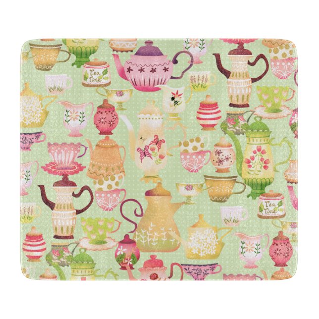 Grüne Teelöffel und Jungs Schneidebrett (Vorderseite)