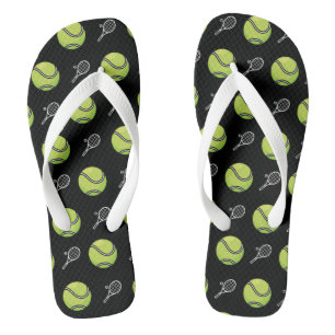 Grüne Tennisbälle und Schläger Athlet Sport Schwar Flip Flops