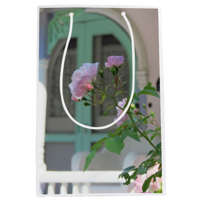 Grüne Tür und Rose - Martha's Vineyard Mittlere Geschenktüte (Vorderseite)