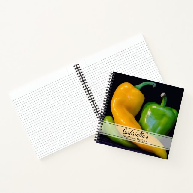 Grüne und gelbe Paprikaschoten Vegetarisches Rezep Notizbuch (Innenseite)