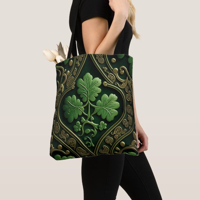 GRÜNE UND GOLD IRISCHE KNOTEN (Von Nahem)