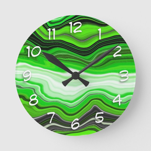 Grüne und schwarze Marmor wie gestreifte Fluid Art Runde Wanduhr (Vorderseite)