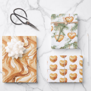 Grüne warme cremige Karamell-Herzen-Weihnachtsbaum Geschenkpapier Set