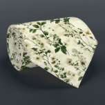 Grüne Weinlese Hochzeit mit weichem Wildblume Krawatte<br><div class="desc">Whimsikale Reben und Wildblumen auf Creme bieten einen sanften,  romantischen Look für den Bräutigam oder Trauzeugen in Gartenhochzeiten.</div>