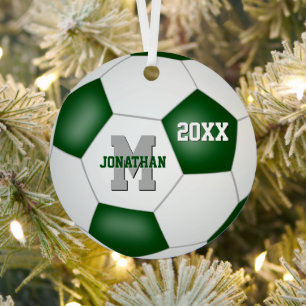 Grüne weiße Schulfarben Kinder halten Fußball Ornament Aus Metall