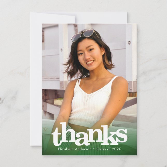 Grüner Abschluss Foto fett Typografie modern Dankeskarte (Vorderseite)