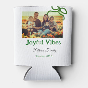 Grüner Bogen fröhlich Vibes fügt Familienname Foto Dosenkühler