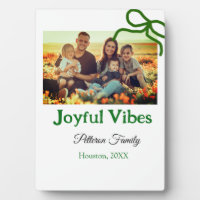 Grüner Bogen fröhlich Vibes fügt Familienname Foto