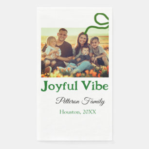 Grüner Bogen fröhlich Vibes fügt Familienname Foto Serviette