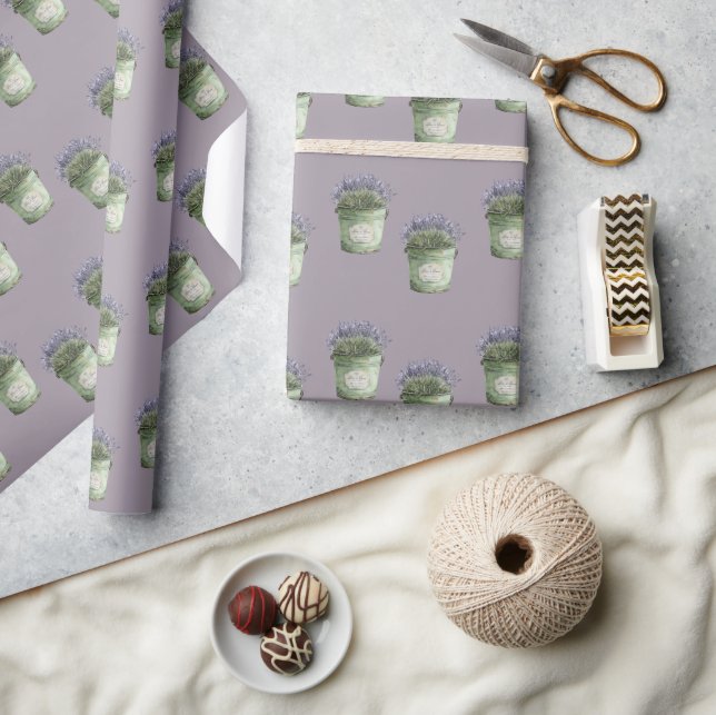 Grüner Eimer Lavendelblüten Geburtstag Geschenkpapier (Kunsthandwerk)