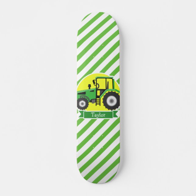 Grüner, gelber Bauerntraktor; grün und weiß Skateboard (Vorne)