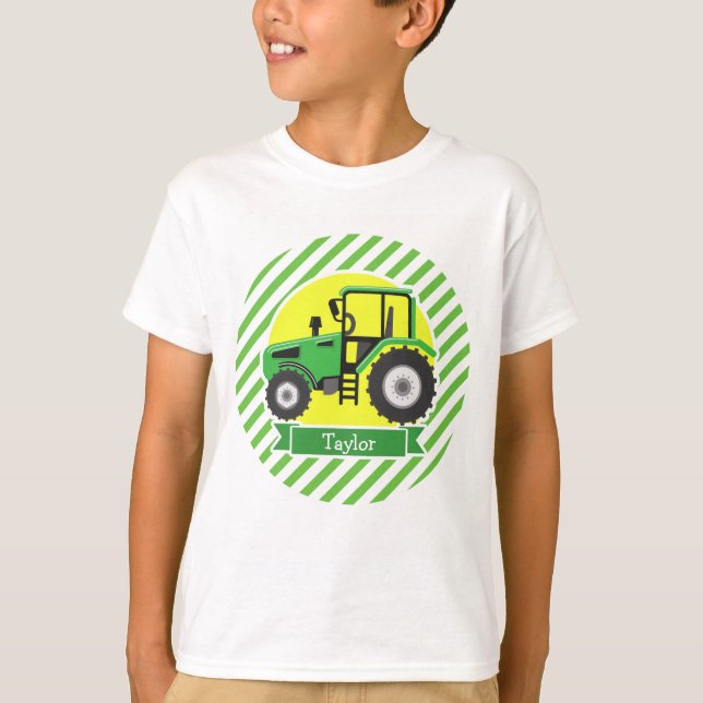 Grüner, gelber Bauerntraktor; grün und weiß T-Shirt (Vorderseite)