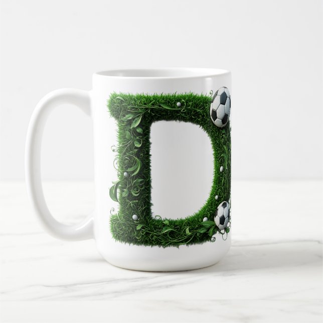 Grüner Gras-Buchstabe D-Topiaire mit Fußball Kaffeetasse (Links)