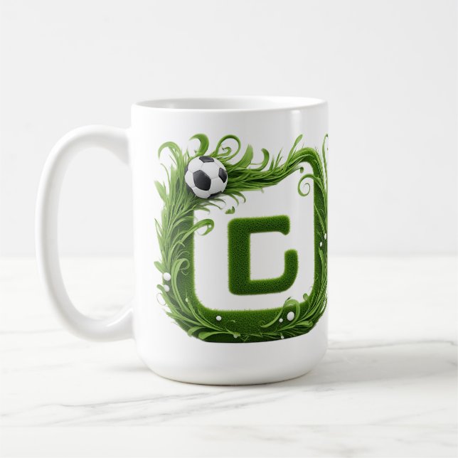Grüner Grasbuchstabe G mit Fußball Kaffeetasse (Links)