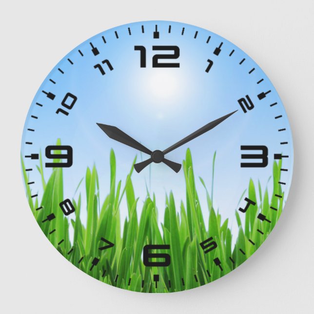 Grüner Grasgarten mit Blau Himmel Design Große Wanduhr (Vorderseite)