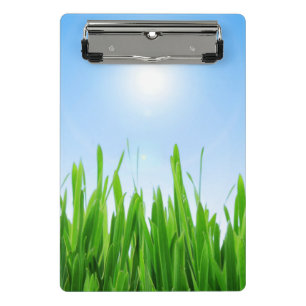 Grüner Grasgarten mit Blau Himmel Design Mini Klemmbrett