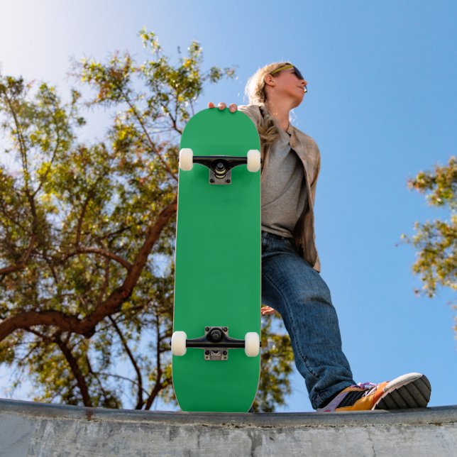 grüner Hintergrund mit weißem Rand Skateboard (Außenbereich 1)