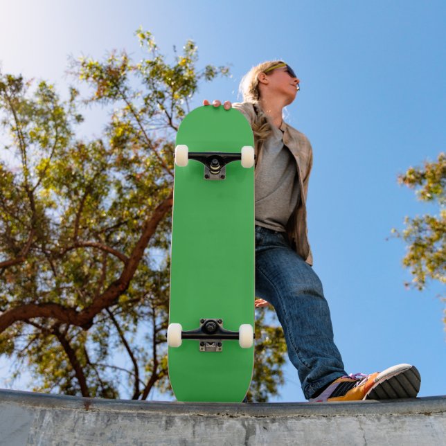 grüner Hintergrund mit weißem Rand Skateboard (Außenbereich 1)