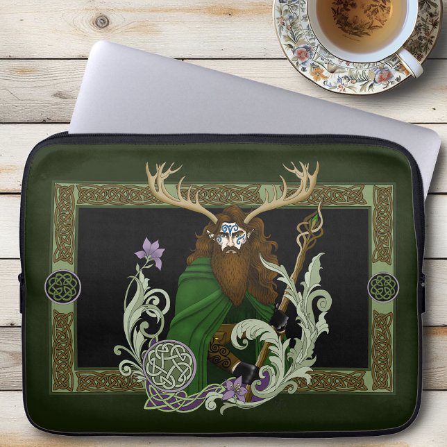 Grüner keltischer Geweihmann  Laptopschutzhülle (Von Creator hochgeladen)
